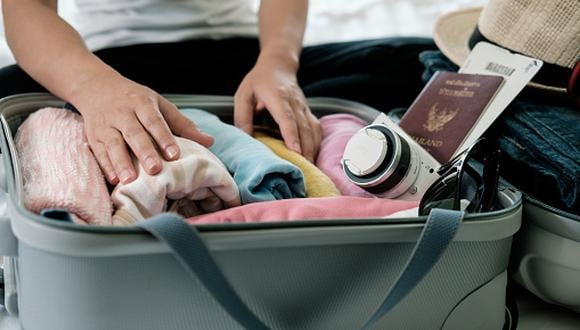 Hoy por hoy, son pocas las aerolíneas que no cobran por el equipaje, incluso algunas te pedirán pagar la maleta de cabina. (Getty)