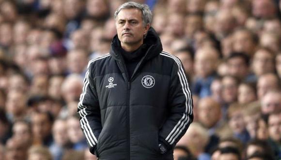 Jugadores del Chelsea le harían la ‘camita’ a José Mourinho. (AFP)