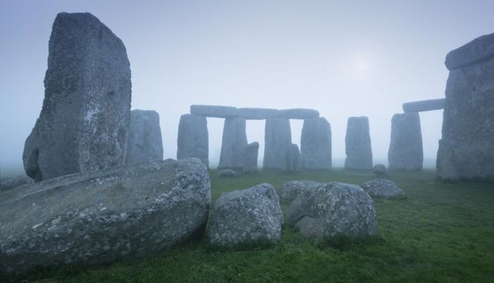 Las nuevas evidencias del estudio sugieren que el paisaje de Stonehenge guiaba el movimiento de las grandes masas. (smithsonianmag.com)