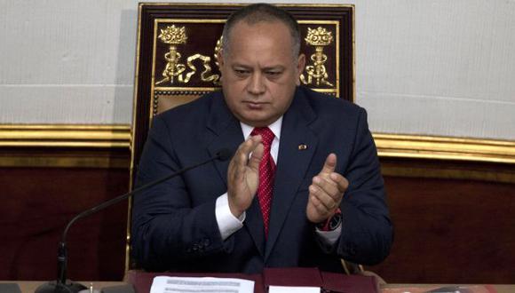 DE MAL HUMOR. Diosdado Cabello señala que publicaciones no tienen pruebas de sus acusaciones. (AP)