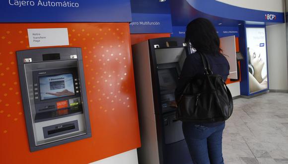 Clientes del Banco de la Nación podrán retirar bono de 380 soles en cajeros automáticos de cualquier entidad financiera. (GEC)