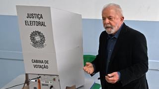 Lula vota y dice que Brasil necesita “recuperar el derecho de ser feliz”