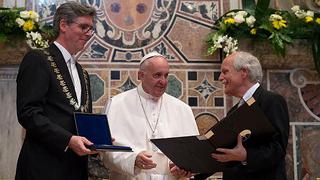 Papa Francisco recibió el premio Carlo Magno y sueña con una Europa sin muros