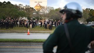 Legisladores de Florida aprueban ley para dar armas a algunos maestros tras tiroteo [FOTOS]