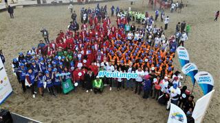 Activistas y voluntarios realizan limpieza de playa Venecia de Villa El Salvador