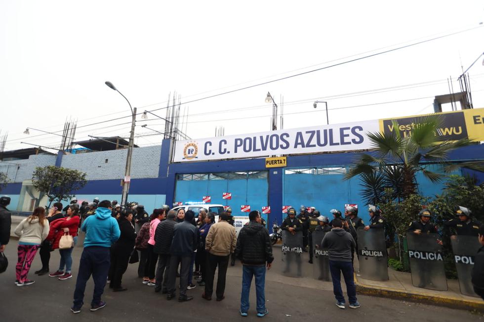 Municipalidad de La Victoria clausuró Polvos Azules debido a alto riesgo en las conexiones eléctricas. (Foto: Giancarlo Ávila)