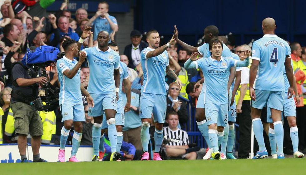 Manchester City ganó 2-0 al Everton y sigue líder de la Premier League. (Reuters)