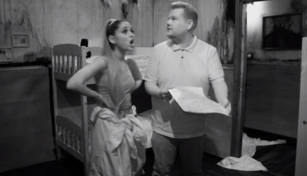 Ariana Grande y James Corden asistieron juntos a una casa de terror. (Foto: Captura de video)