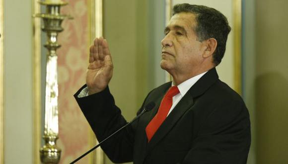 Al igual que Urquizo, ministro Wilver Calle es objeto de cuestionamientos. (Luis Gonzáles)