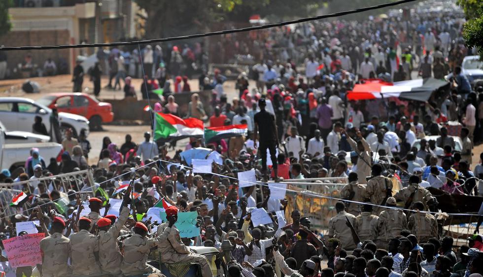 "Marcha del millón" en Sudán para mantener la presión sobre los militares. (Foto: AFP)