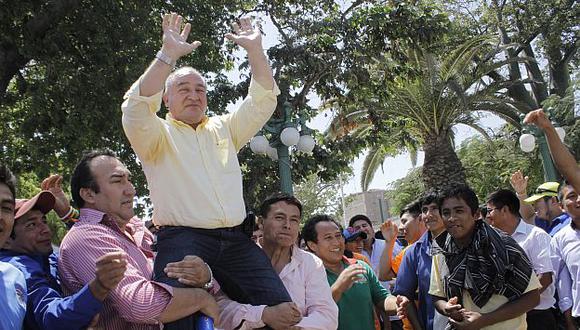 Congresista Javier Velásquez Quesquén advirtió que Roberto Torres solo asume compromisos con transportistas en busca de conseguir votos para reelegirse. (Nadia Quinteros/Perú21)
