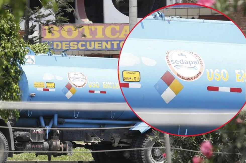 Vecinos de San Juan de Lurigancho tuvieron que pagar hasta S/10 por cilindro de agua a camiones cisterna que circulaban hoy por diversas zonas del distrito. (Jessica Vicente/El Comercio)