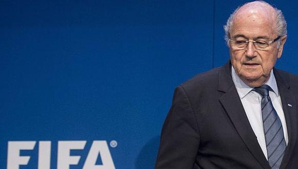 Joseph Blatter renunció a presidencia de la FIFA. (EFE)
