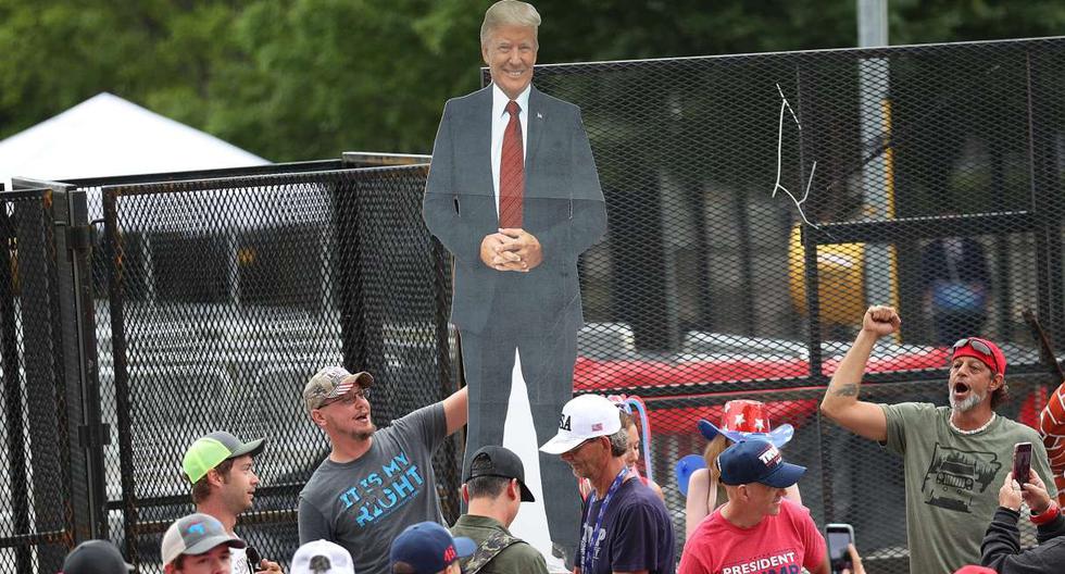 Imagen referencial. Los partidarios del presidente de los Estados Unidos, Donald Trump, se reúnen para asistir a un mitin de campaña en Tusla, Oklahoma. (Win McNamee/Getty Images/AFP).