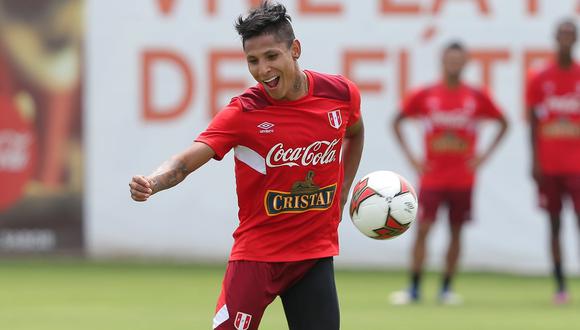 Andrés Cunha liderará el arbitraje del duelo de Perú y Bolivia por las Eliminatorias. (AFP)