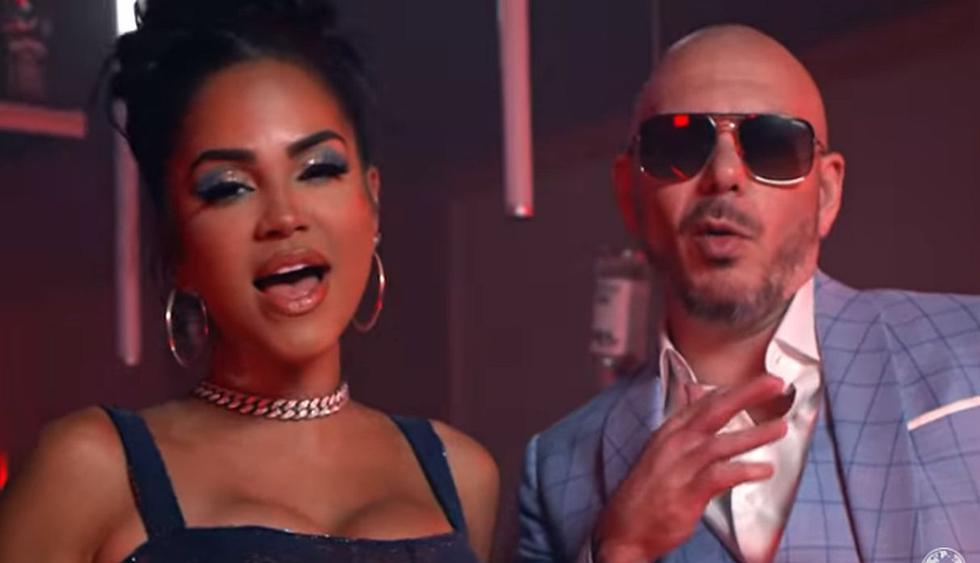 Natti Natasha estrena el videoclip de “No lo trates” junto a Daddy Yankee y Pitbull. (Foto: Captura de video)