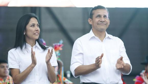 Ollanta Humala se aleja de la población al igual que su esposa. (Luis Gonzales)