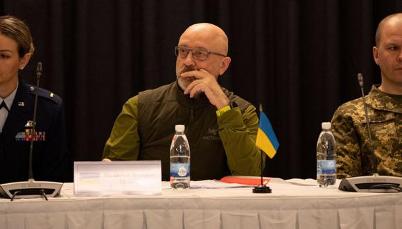 El ministro de Defensa de Ucrania, Oleksii Reznikov, asiste a una reunión con miembros de un Grupo Consultivo de Seguridad de Ucrania en la Base Aérea de EE. UU. en Ramstein, Alemania occidental, el 26 de abril de 2022. (Foto de ANDRE PAIN / AFP)