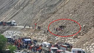 Churín: Minivan sepultada por alud tenía 16 pasajeros y solo 2 sobrevivieron [Videos]