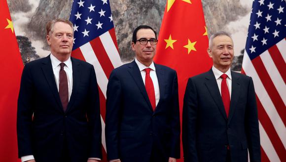 Robert Lighthizer, representante comercial, y Steven Mnuchin, secretario del Tesoro de EE.UU. junto a Liu Hen. (Foto: GEC)