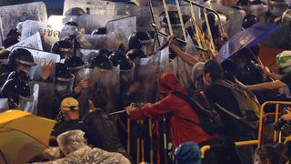 Policía dispersa a manifestantes en Bangkok con cañones de agua [FOTOS]