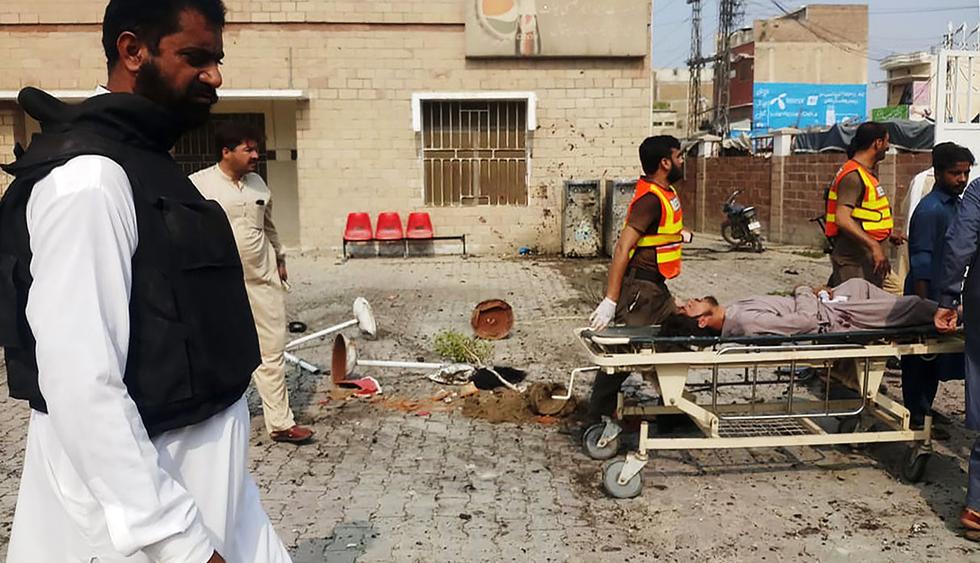Un atentado suicida en Pakistán dejó hasta el momento 10 muertos y decenas de heridos. (Foto: AFP)