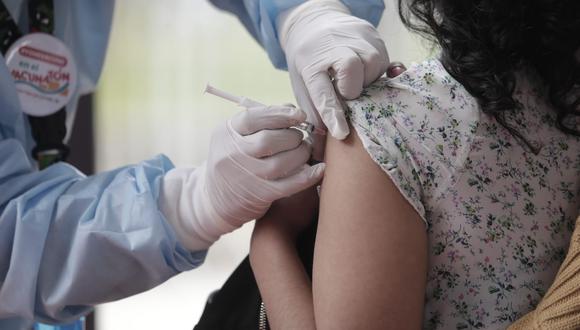 La vacunación contra el coronavirus (COVID-19) continúa a nivel nacional. (Foto: @photo.gec)