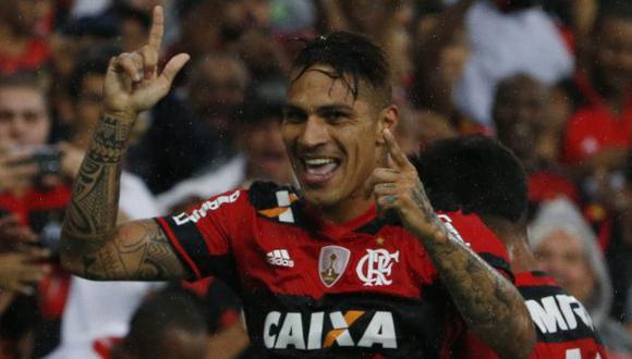 Guerrero le otorgó la clasificación al Flamengo a las semifinales del Campeonato Carioca con un doblete. (AP)