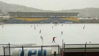 Como en la Champions: Equipos de la Copa Perú juegan sobre nieve [VIDEO]