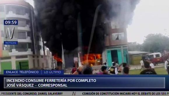 Incendio consume almacén de ferretería en Jaén (Captura: Canal N)
