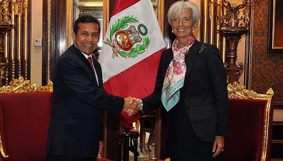 Ollanta Humala y Christine Lagarde se saludan tras reunión privada. (Andina)