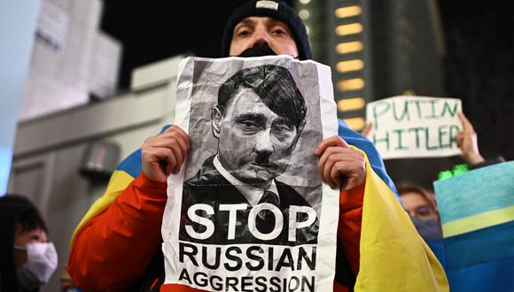 Más de 1.700 manifestantes fueron arrestados durante las manifestaciones en Rusia contra la invasión a Ucrania. (Photo by Philip FONG / AFP)