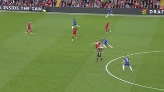 Hazard y el espectacular golazo tras llevarse a cinco jugadores en el Liverpool-Chelsea | VIDEO