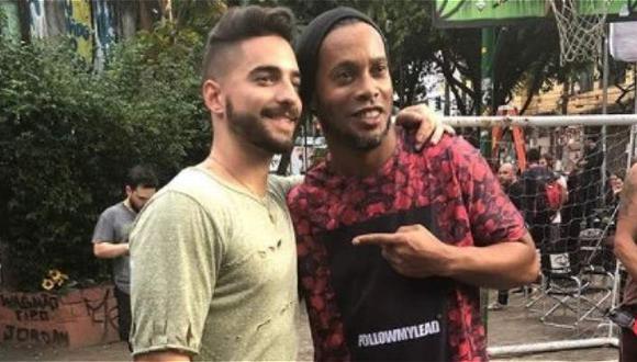 Maluma y Ronaldinho durante las grabaciones de 'Corazón'. (Instagram/@ronaldinho)