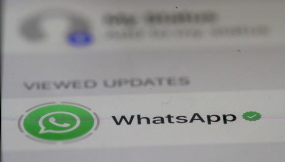 Los usuarios de WhatsApp pueden ingresar al perfil de uno de sus contactos, tocar la imagen y seleccionar el botón "guardar en dispositivo" para almacenar la imagen. (Foto: AFP)