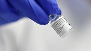 Pfizer prevé volver a la normalidad dentro de un año gracias a las vacunas