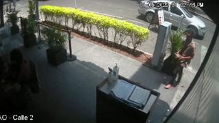 México: conmoción por sujeto que golpeó a joven con una enorme roca [VIDEO]