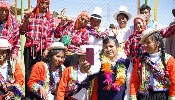 Habitantes del Cusco obtienen acceso a internet.