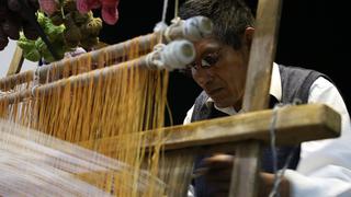 Reconocen a 81 artesanos peruanos como expertos en diseño textil