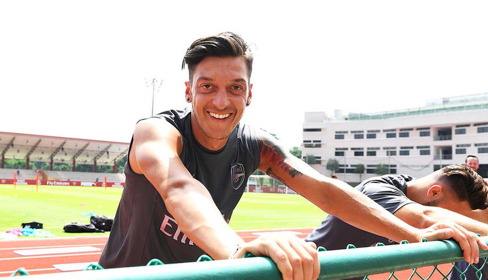 Mesut Ozil volvió a Arsenal tras renunciar a la Selección de Alemania. (Arsenal)