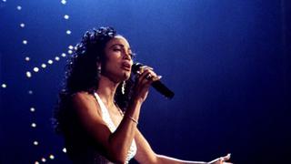 Selena Quintanilla: diferencias de la película de 1997 y la serie de Netflix sobre la vida de la cantante