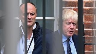 Reino Unido: Boris Johnson mantiene a su asesor acusado de infringir el confinamiento