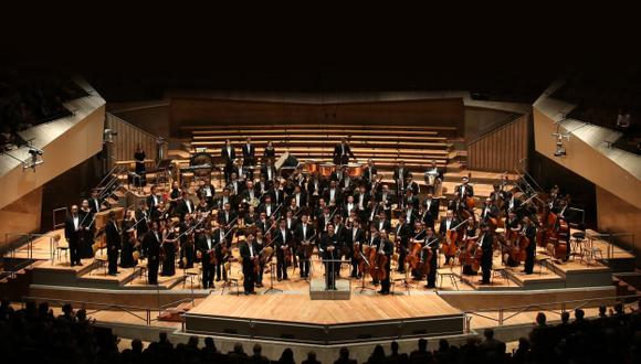 La Orquesta Sinfónica de Beiging es dirigida por Tan Lihua. (Difusión)