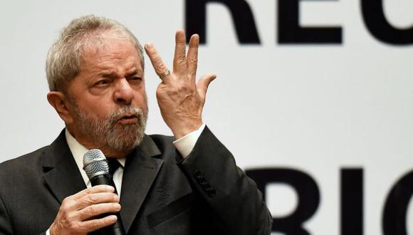 Lula da Silva irá a juicio por intentar obstruir la justicia en fraude a Petrobras. (AFP)