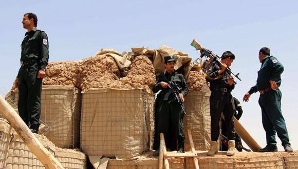 Fuerzas afganas montan guardia. (Referencial/ EFE)