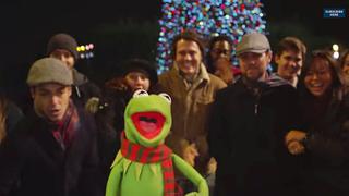 Navidad: Mira a la Rana René cantando ‘Feel Like Christmas’ en Disneyland