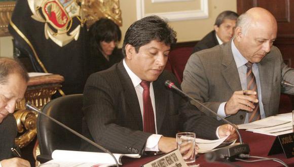 Gutiérrez preside comisión. (Rodrigo Málaga)