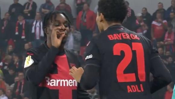 Adli 'armó' y Frimpong 'fumó', así fue la celebración del gol (Video: Twitter).