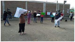 Vecinos rechazan atención de pacientes COVID-19 en exteriores de hospital en La Libertad [VIDEO]