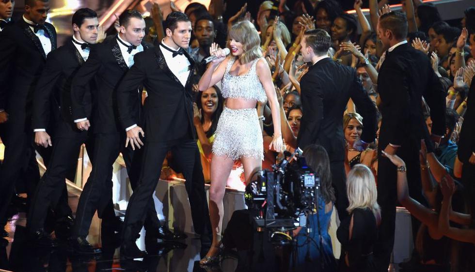 Taylor Swift durante su presentación en los VMA.  (AFP)